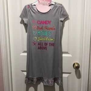 Girls nightgown in gray